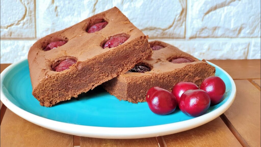 Delicioso Brownie De Chocolate Con Cerezas ¡disfruta El Sabor